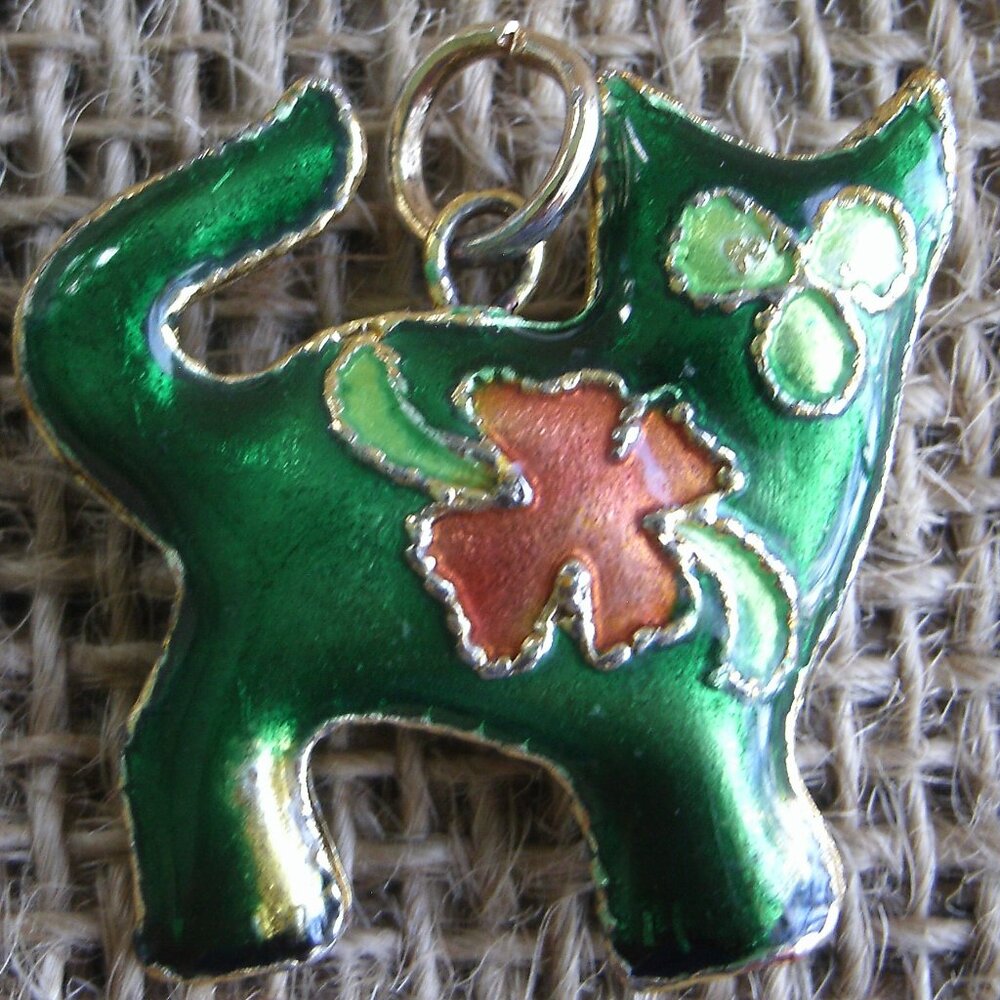 Green Floral Cloisonne Cat Goldtone Pendant - Picture 9 of 9